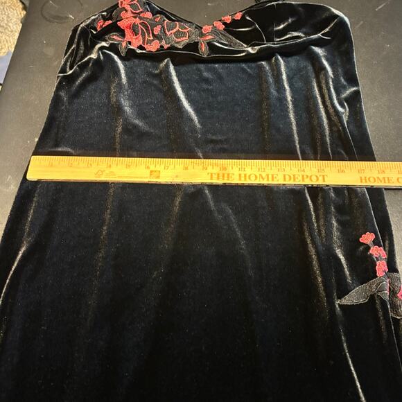 Delicates Black Velvet Slip Dress L Floral Embroidered Maxi Soft Goth Y2K - Picture 8 of 10